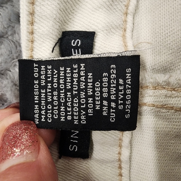 Sincerely Jules Cream High Rise Distressed Jeans size 11/30 EUC LIKE NEW - Picture 7 of 11